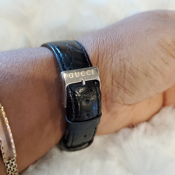 GUCCI Authentic women's Watch - Picture 5 of 8